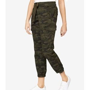 Camo-Print Cargo Jogger pants Size: 28